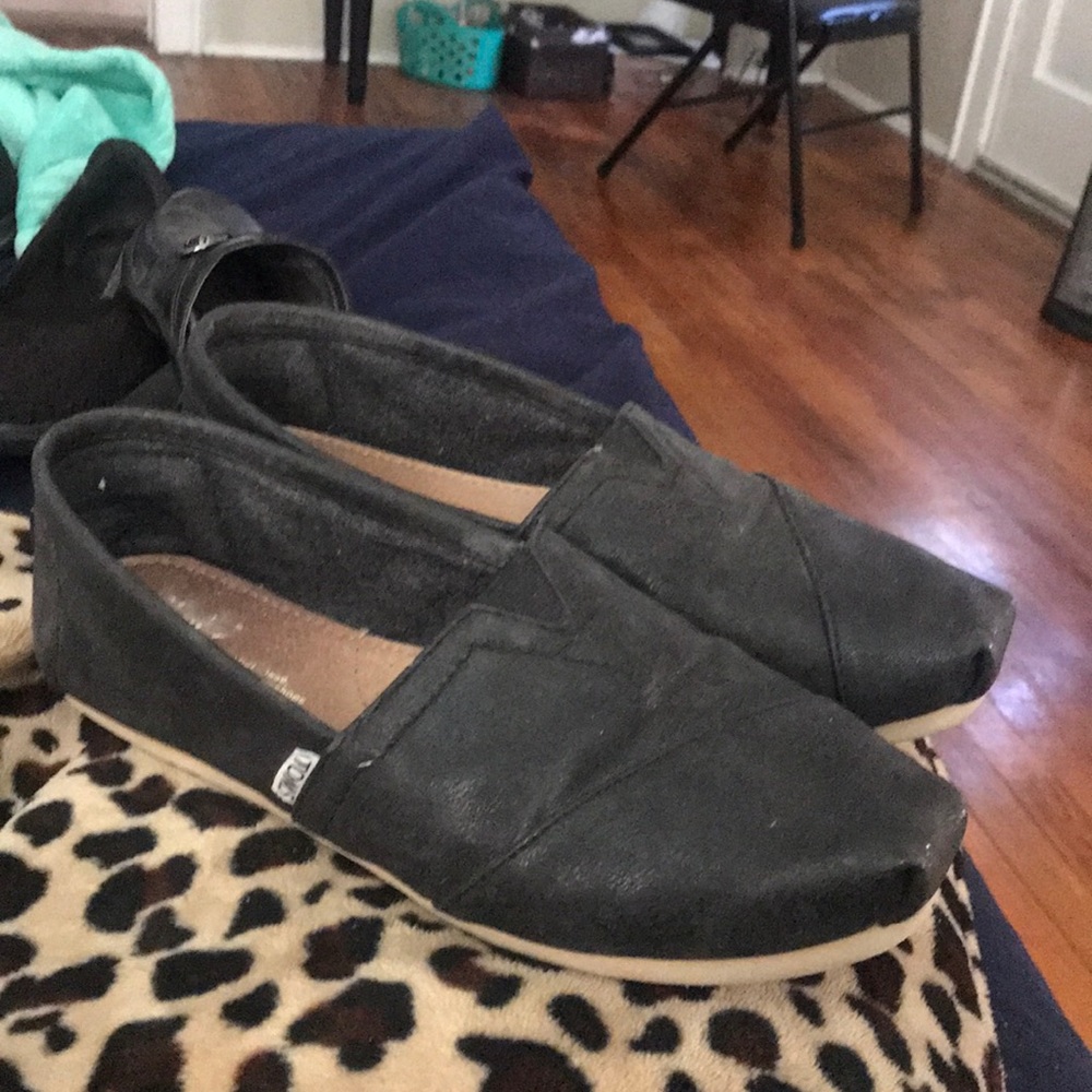 Toms